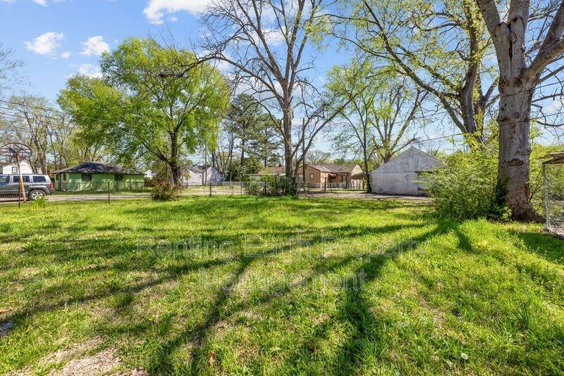 2617 Avenue K - Photo 5 of 18