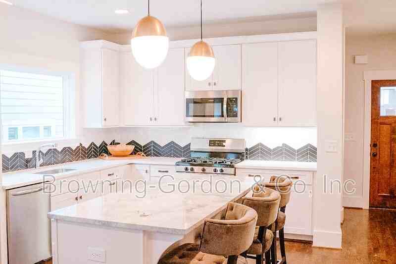 2156 Byrum Ave - Photo 3 of 24