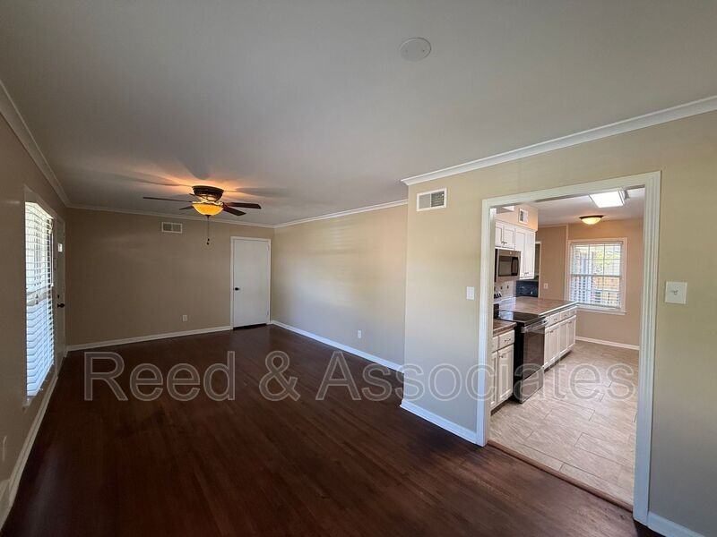 5047 Howard Pl - Photo 7 of 17