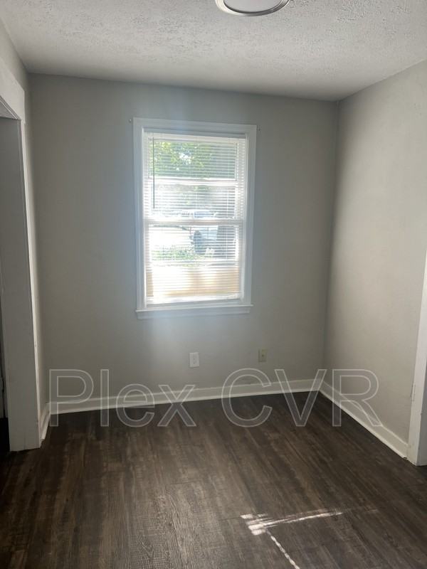 825 Brooks Rd - Photo 3 of 7