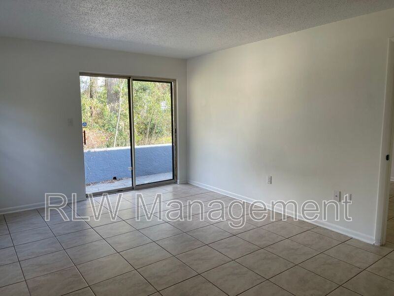 425 S Seminole Ave #20 - Photo 3 of 10