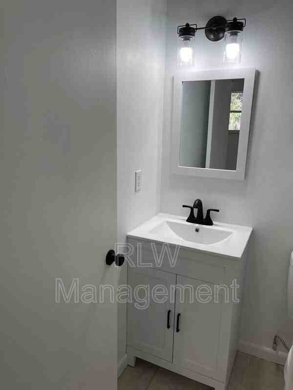 425 S Seminole Ave #20 - Photo 6 of 10