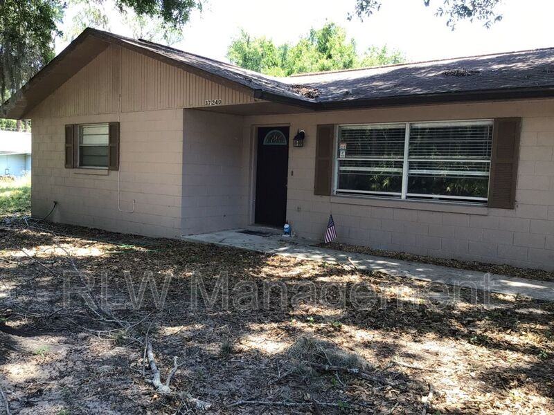 37240 Beach Dr - Photo 2 of 11