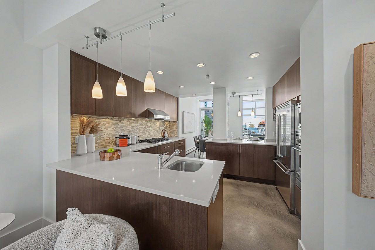 1199 Marinaside Crescent #THA - Photo 7 of 37