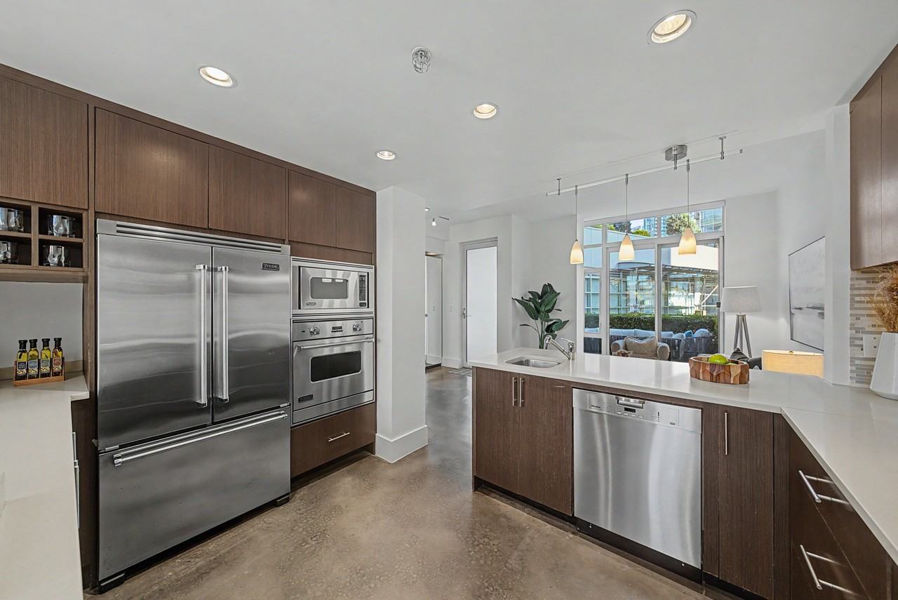 1199 Marinaside Crescent #THA - Photo 6 of 37