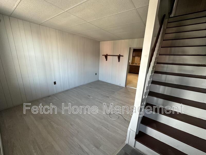 422 Hillside Ave - Photo 3 of 28