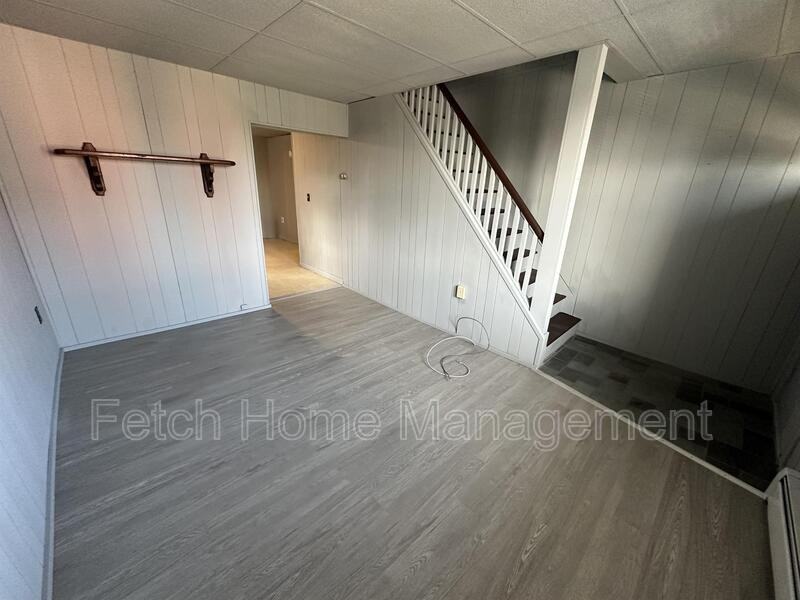 422 Hillside Ave - Photo 4 of 28