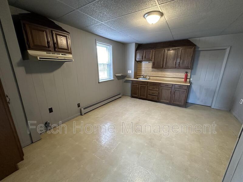 422 Hillside Ave - Photo 6 of 28