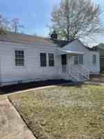 featured image of 2416 Heard St