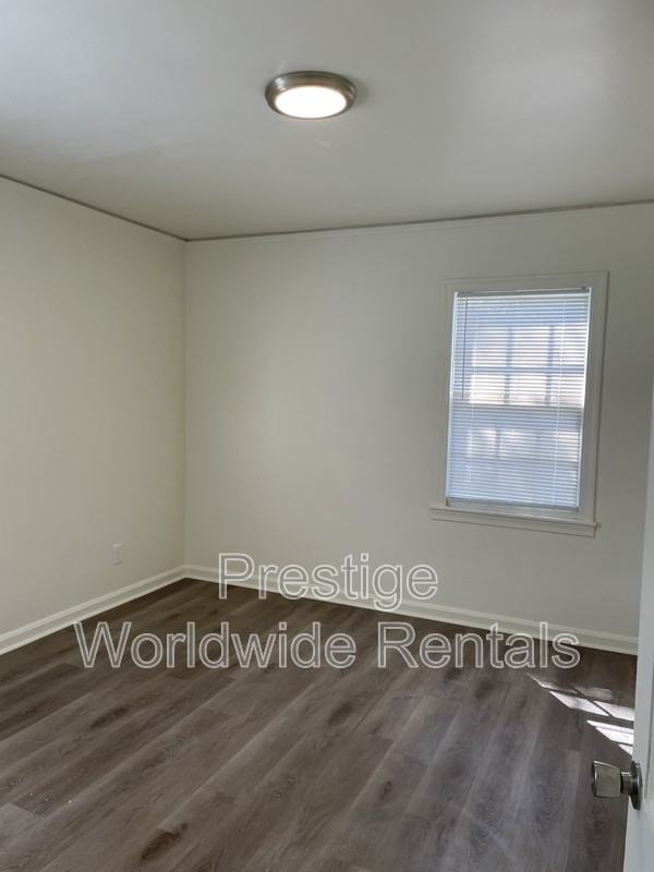 2416 Heard St - Photo 3 of 9