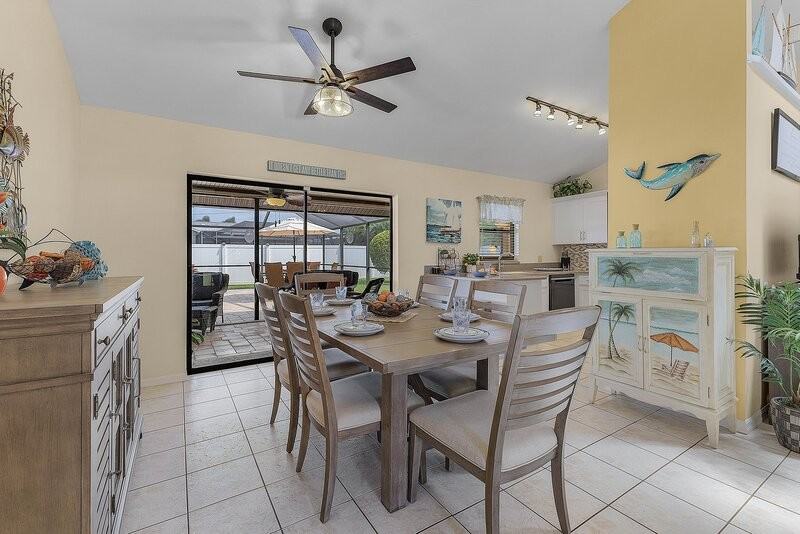 1409 Sw 1st Pl - Photo 2 of 36