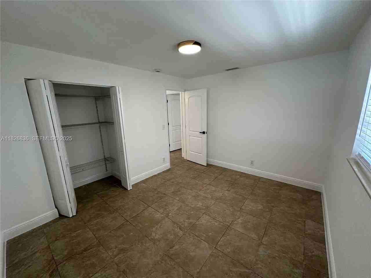 4830 Southwest 41st Avenue - Photo 4 of 40