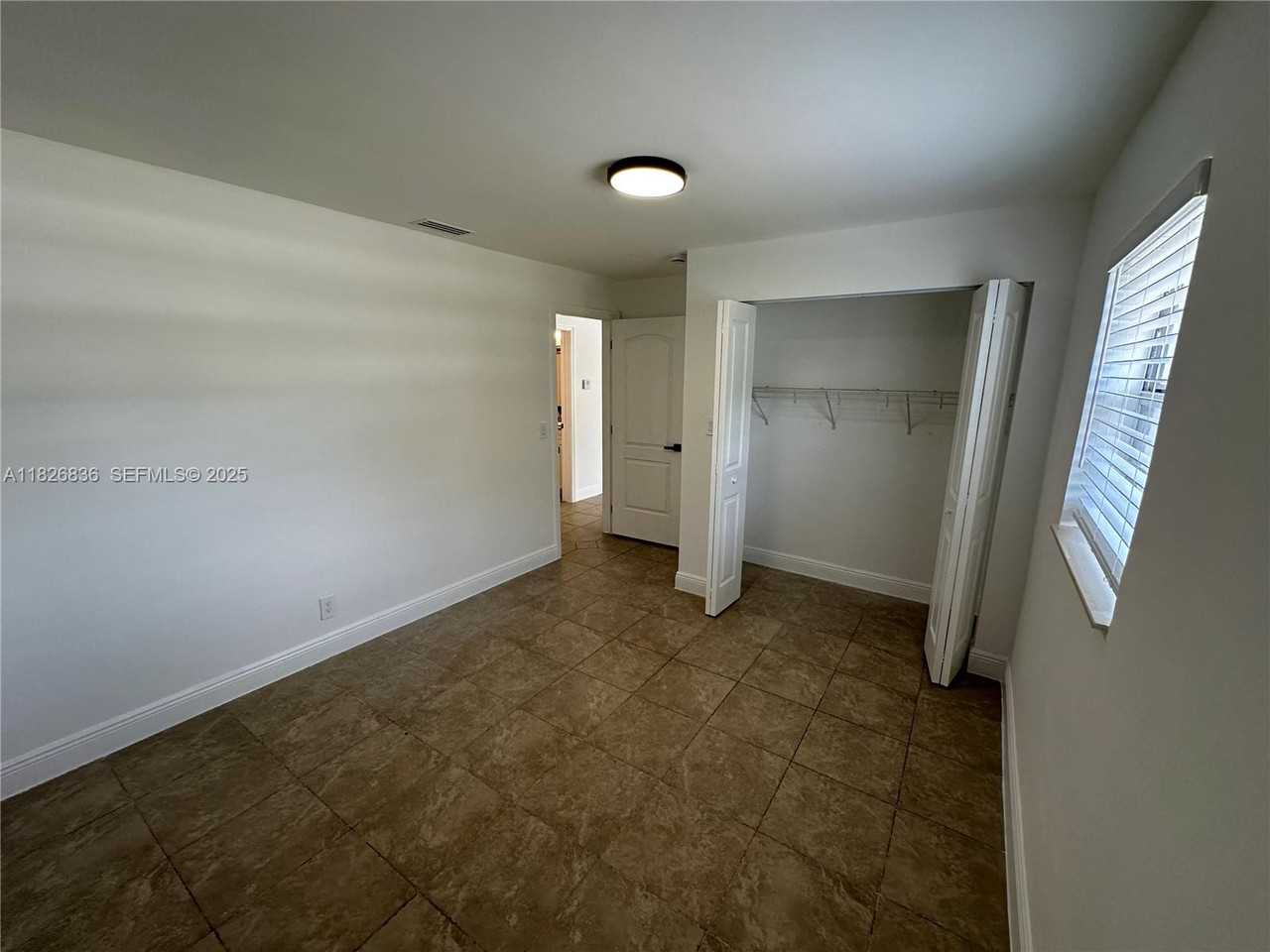 4830 Southwest 41st Avenue - Photo 6 of 40