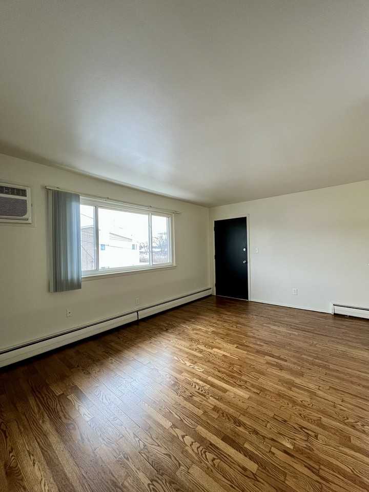 550- 750 Harrison Boulevard - Photo 2 of 50