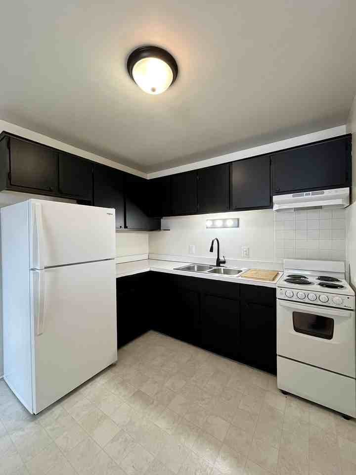 550- 750 Harrison Boulevard - Photo 4 of 50
