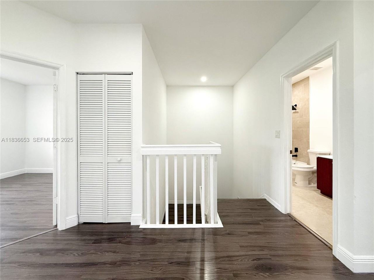 16562 Southwest 71st Terrace #16562 - Photo 7 of 36