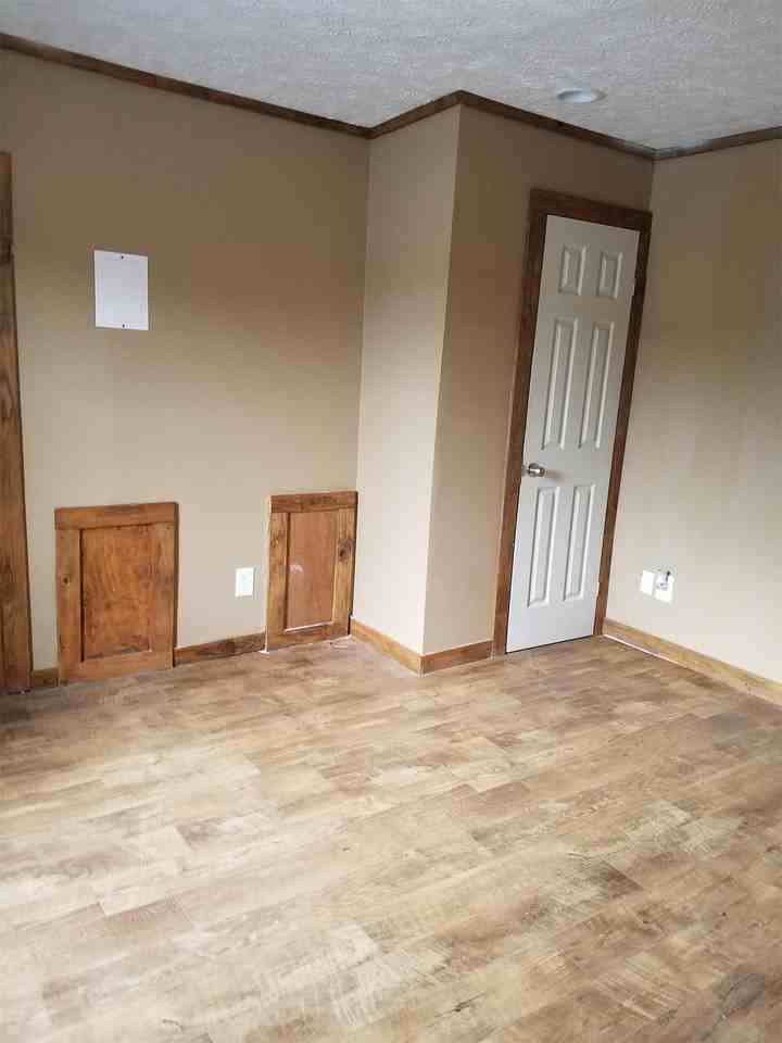 Shawnee Avenue Complex - Photo 2 of 5