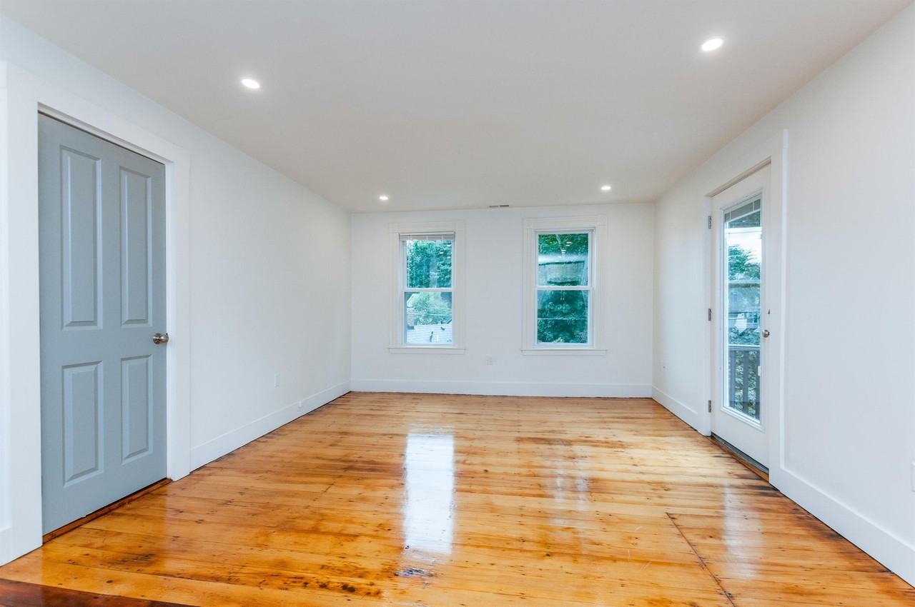 33-35 Woodman St. - Photo 4 of 24