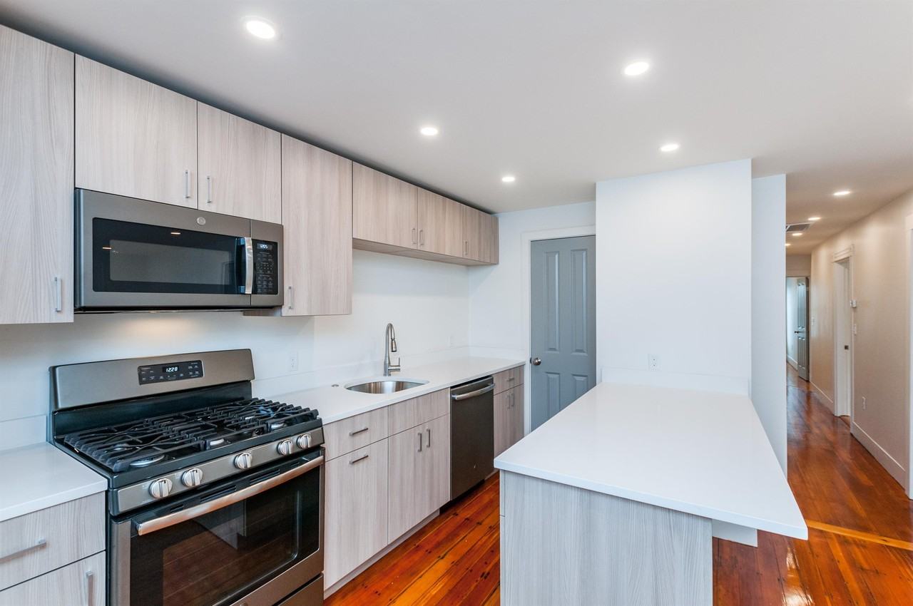 33-35 Woodman St. - Photo 5 of 24