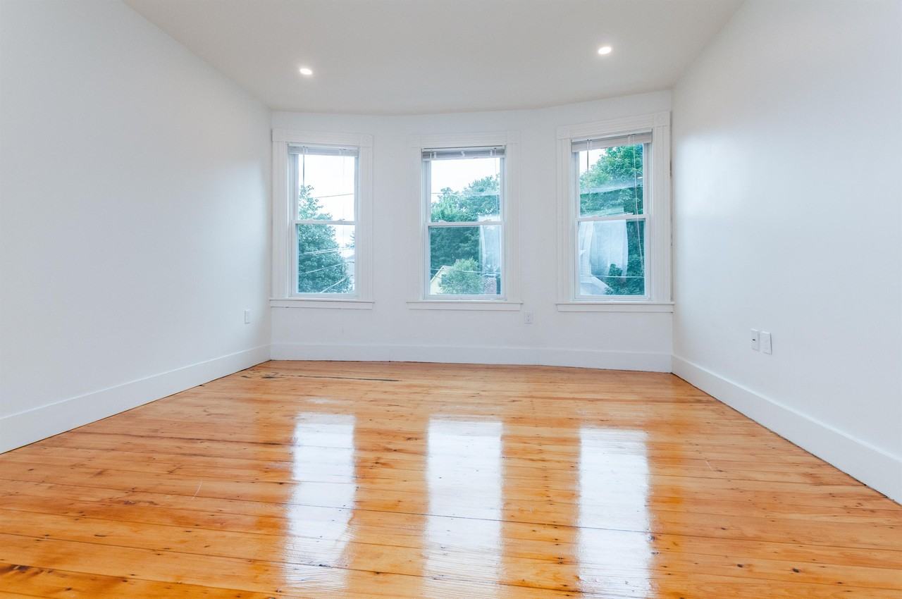 33-35 Woodman St. - Photo 7 of 24