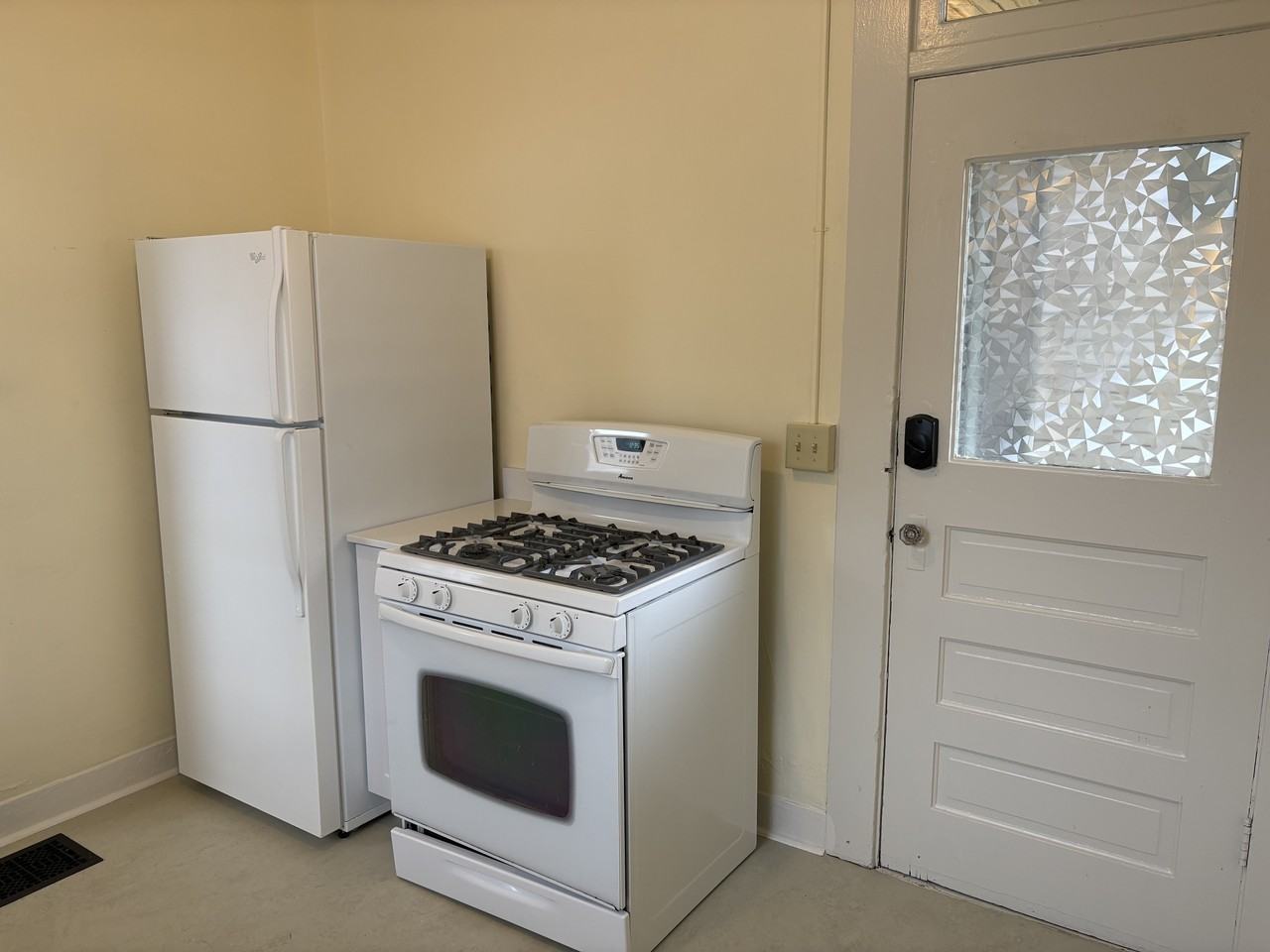 OR - 2311-2317 SE Hawthorne Blvd - KF - Photo 6 of 20