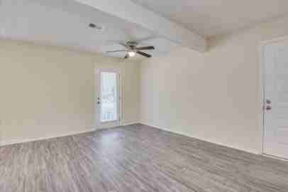 San Sebastian Apartments - Photo 2 of 15