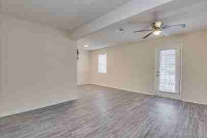 San Sebastian Apartments - Photo 3 of 15