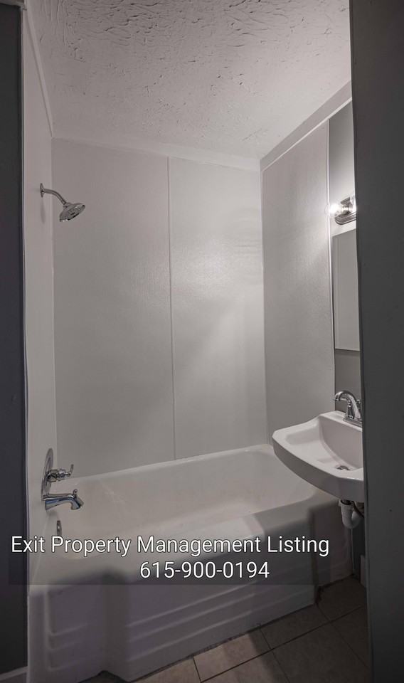 120 Poplar Street Unit B - Photo 3 of 18