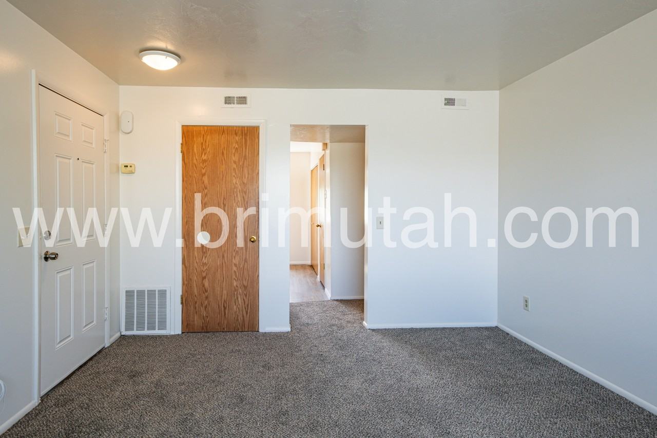 4727 South 1300 East - Peterson - Photo 3 of 18