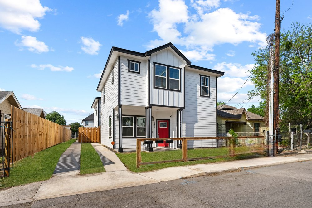 Gabriel - 323, 101 - Photo 2 of 33