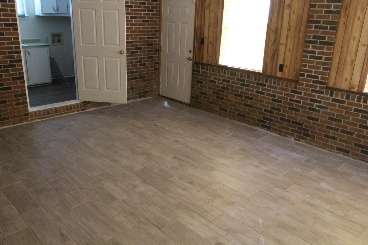 Beachview Drive 2418 - Photo 3 of 8