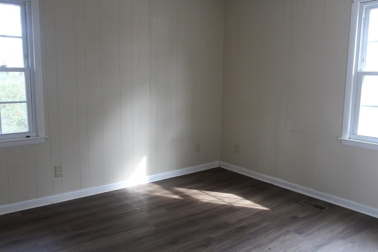 Beachview Drive 2418 - Photo 5 of 8