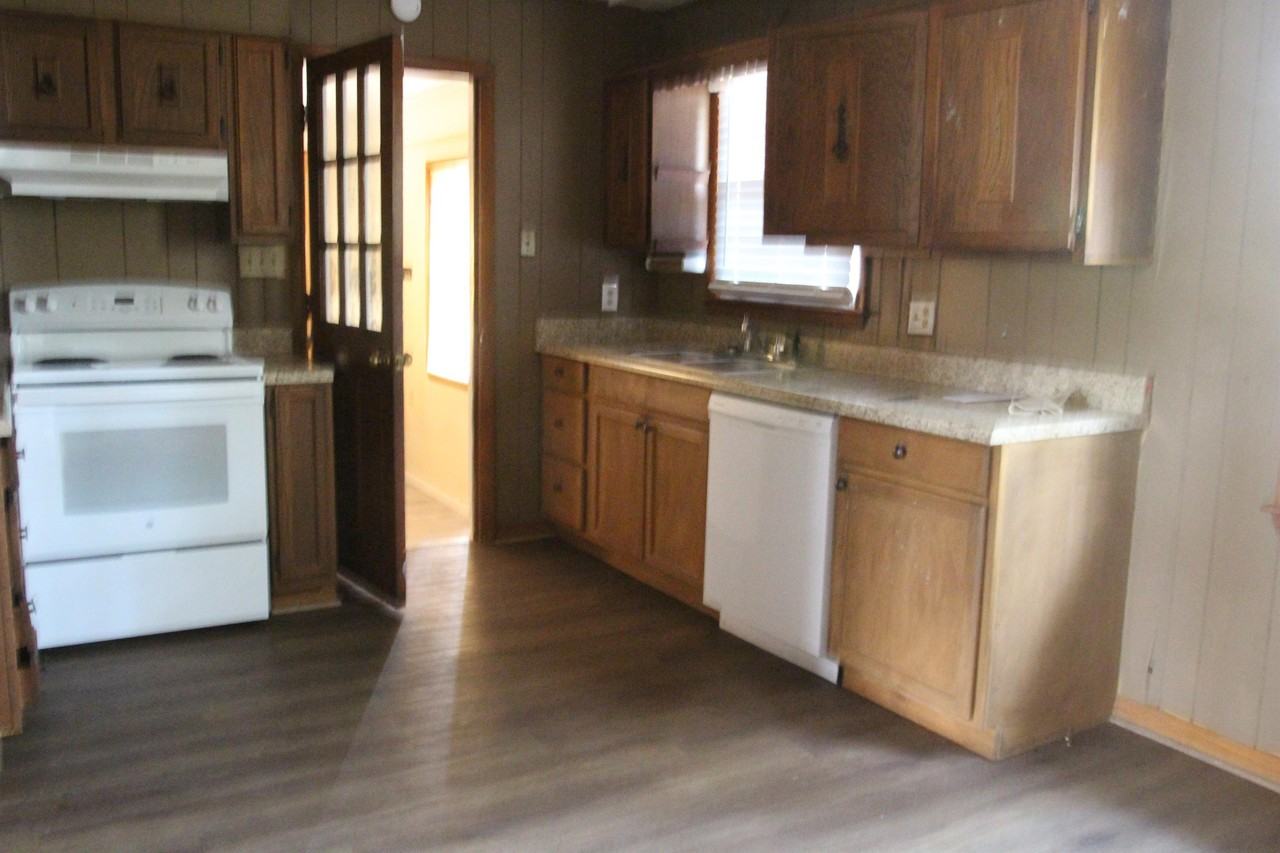 Beachview Drive 2418 - Photo 7 of 8