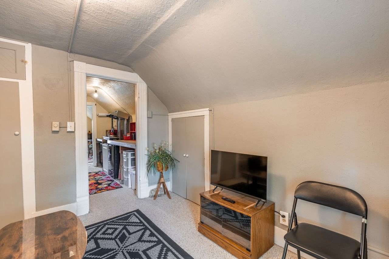 126 North Frazier Avenue - Photo 6 of 15