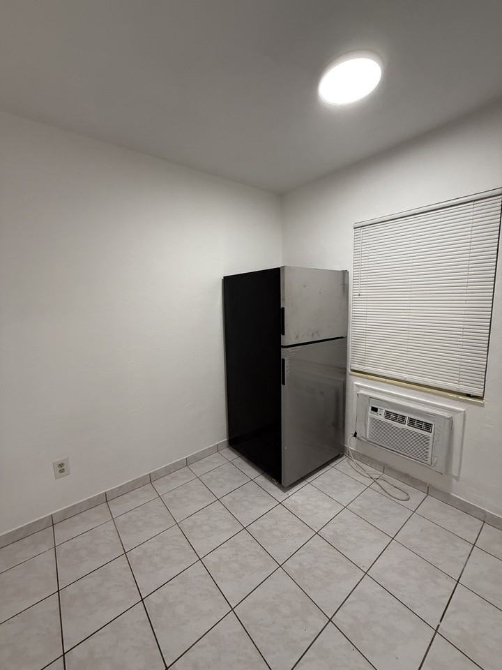 1730 Van Buren Street - Photo 4 of 7