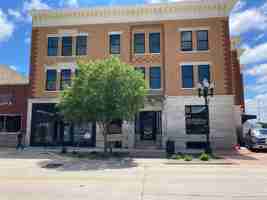featured image of 231 W Main St