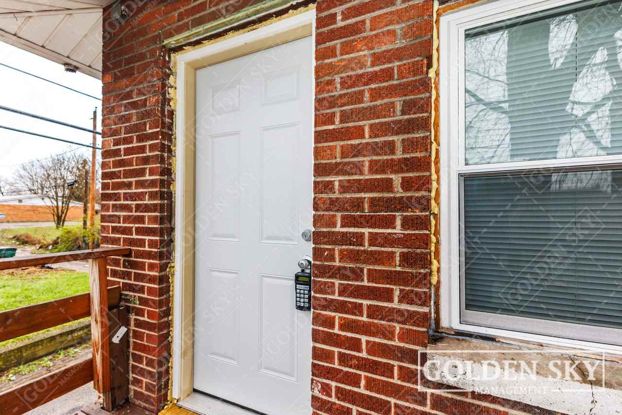 219 East Willard Street - Unit 4 - Photo 2 of 8