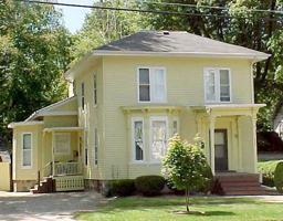 featured image of 806 S Superior St