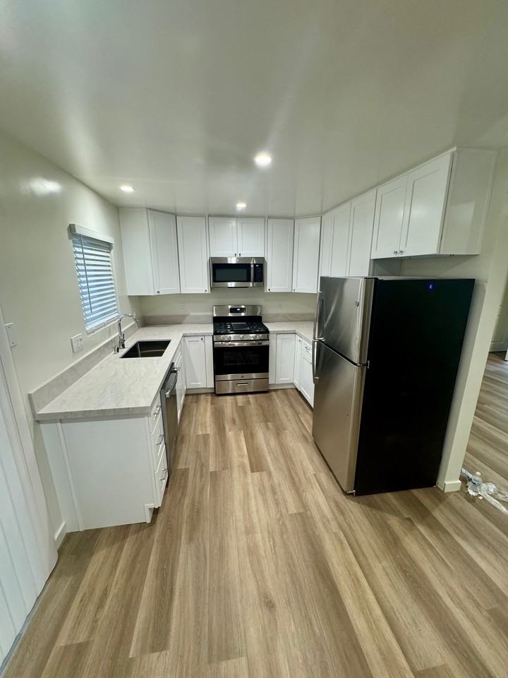 601 Grand Avenue - Photo 6 of 9