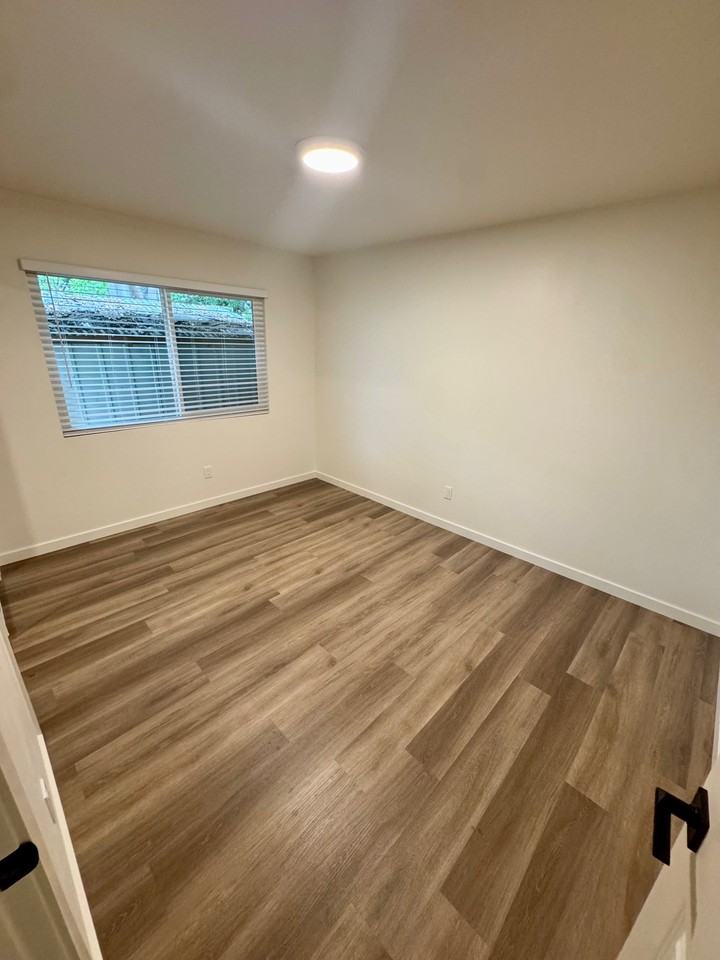 601 Grand Avenue - Photo 7 of 9