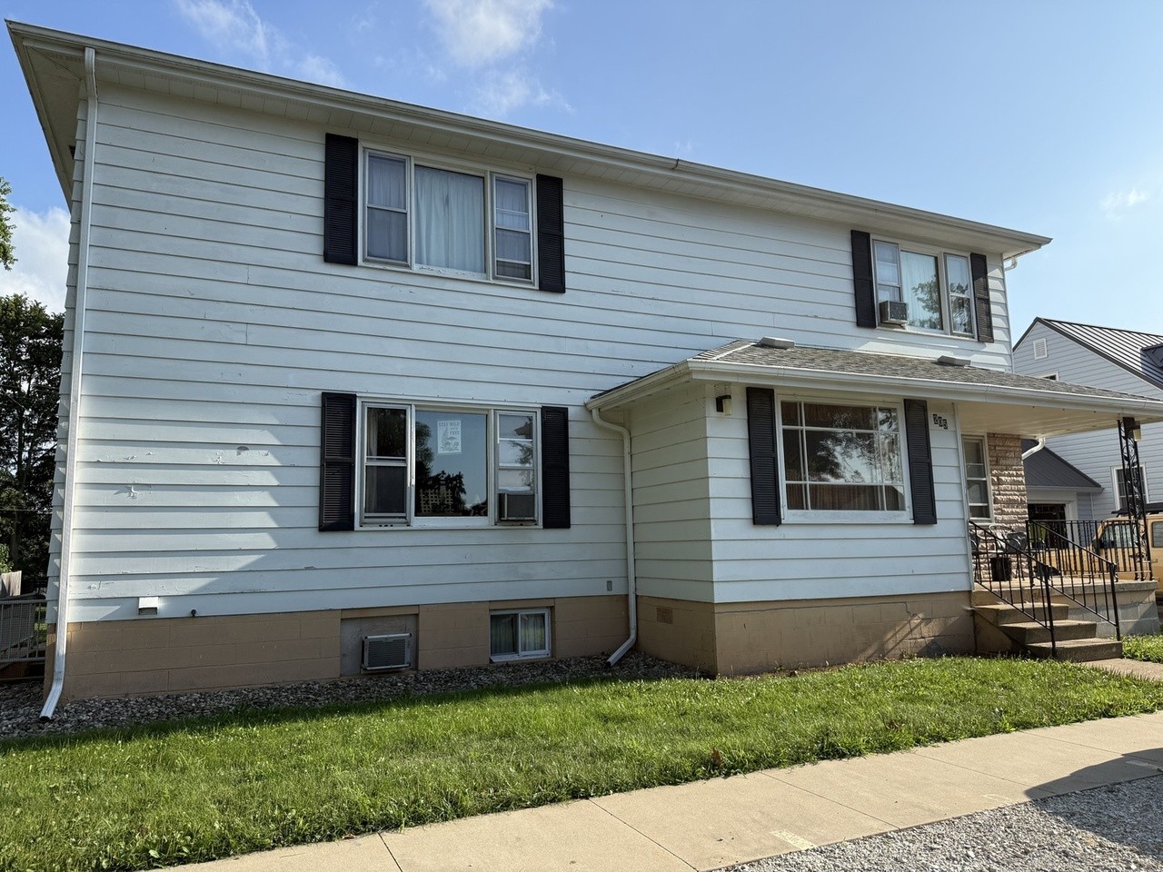 205 East Sangamon Street - Photo 2 of 2