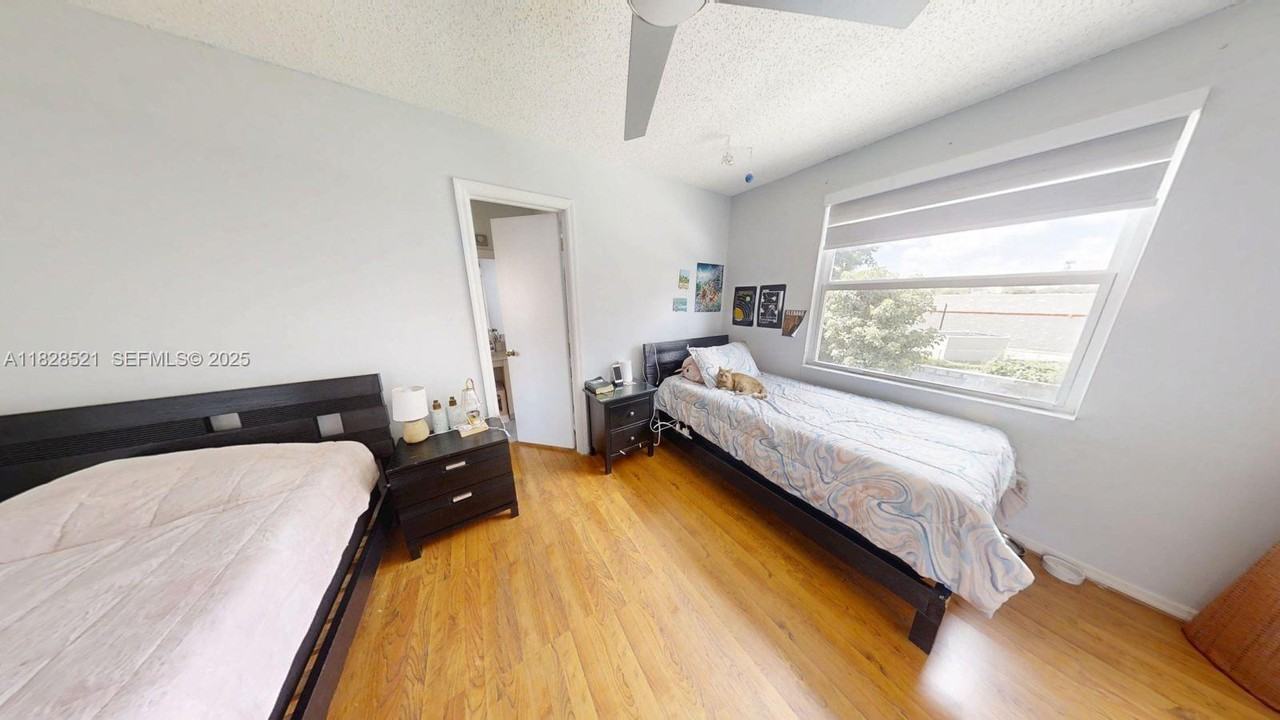 8422 Southwest 44th Place - Photo 2 of 20