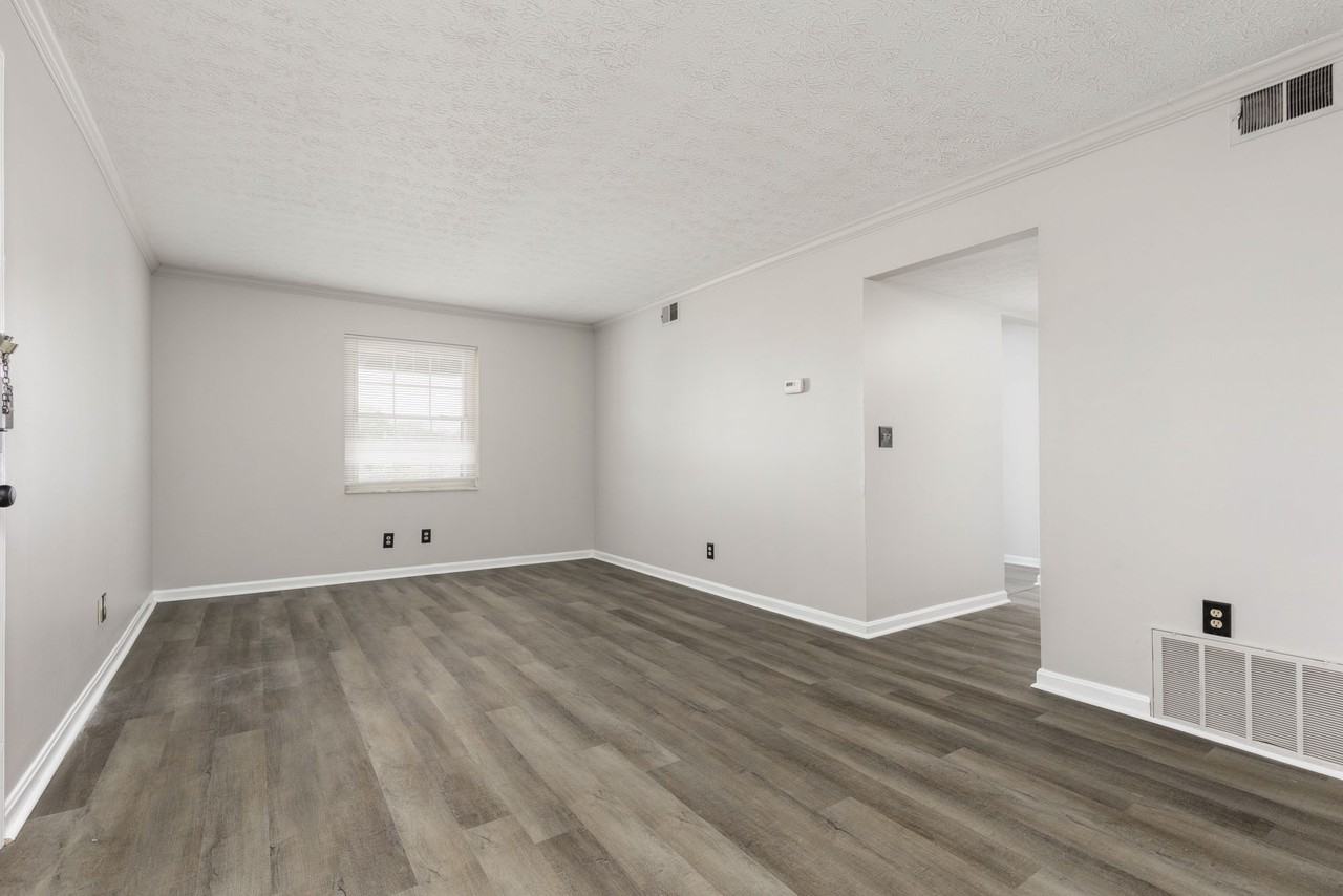 7400 6 Mile Lane - Photo 2 of 19