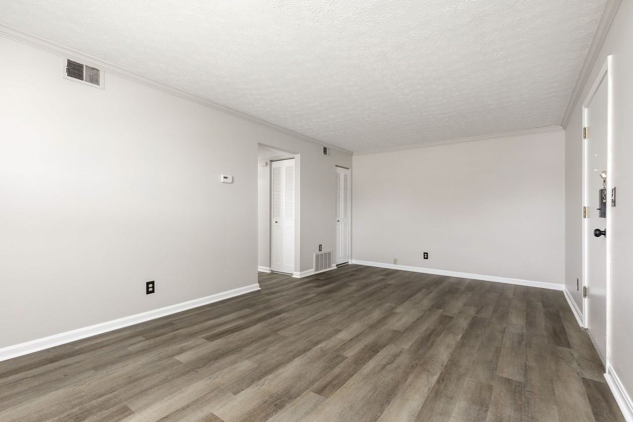 7400 6 Mile Lane - Photo 3 of 19