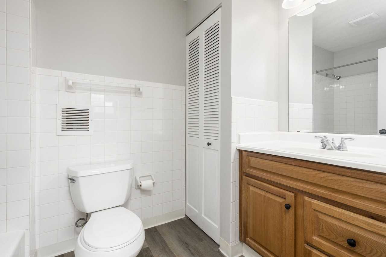 7400 6 Mile Lane - Photo 5 of 19