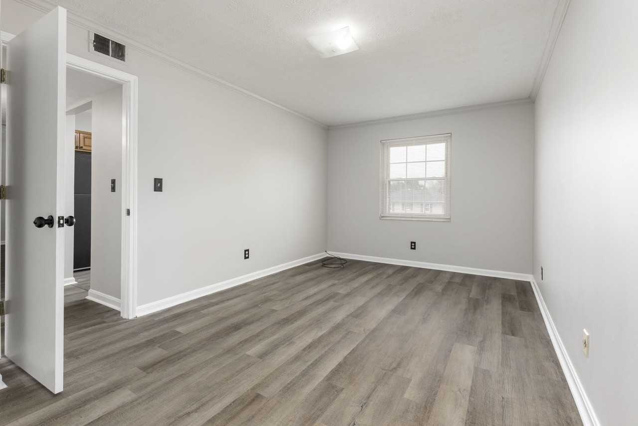 7400 6 Mile Lane - Photo 7 of 19