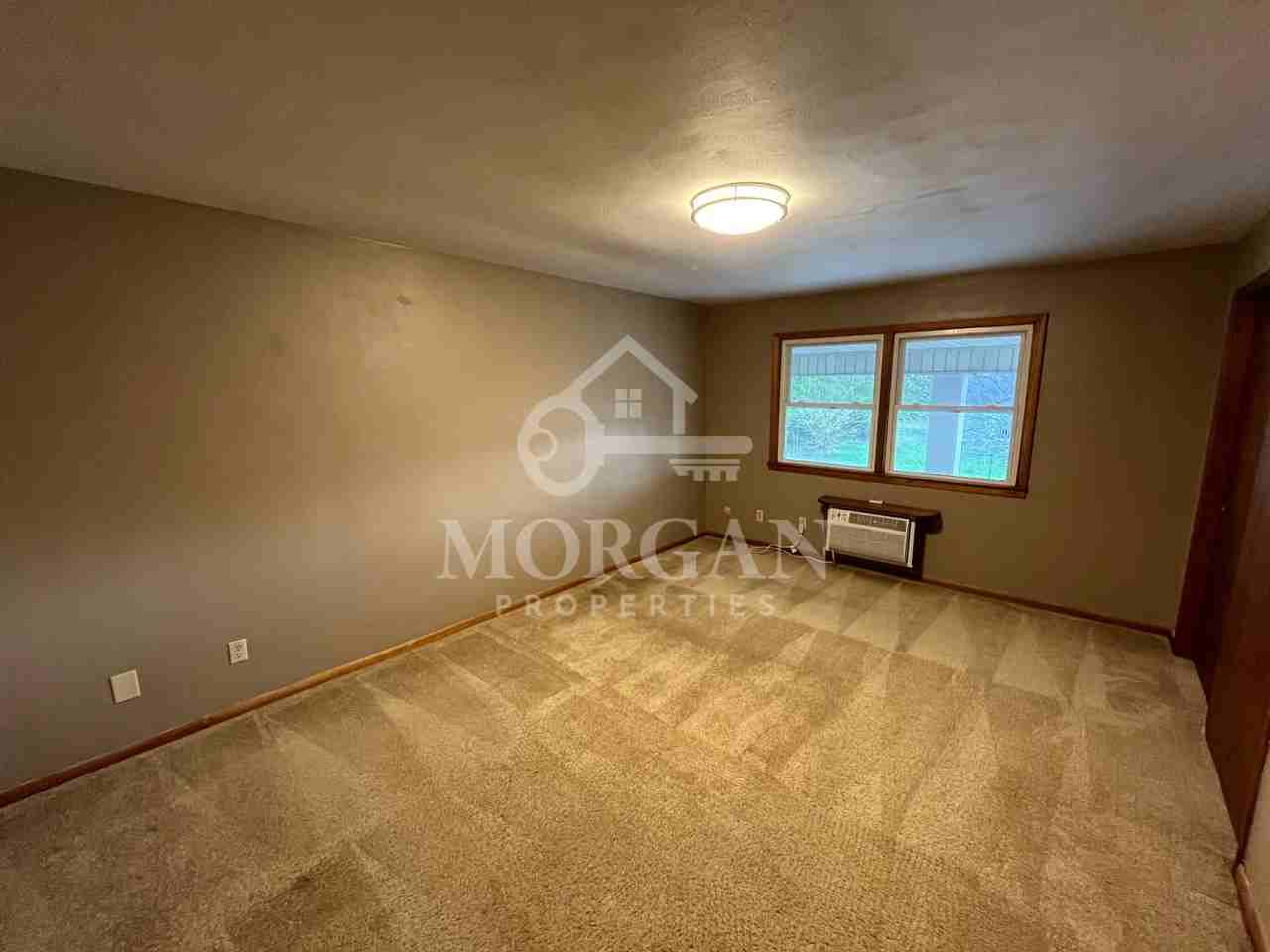 1045 ALHAMBRA - Photo 7 of 8