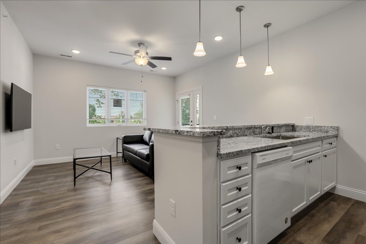 314 S State St - Photo 5 of 50