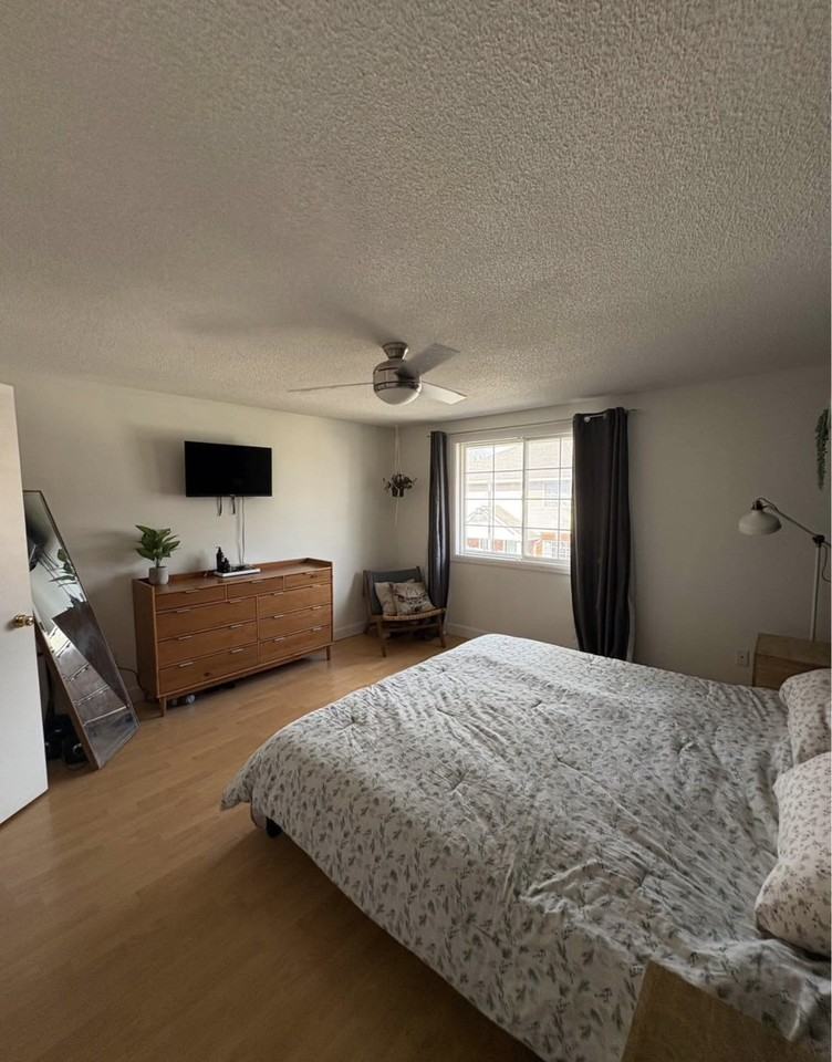 139 Brighton St - Photo 2 of 14