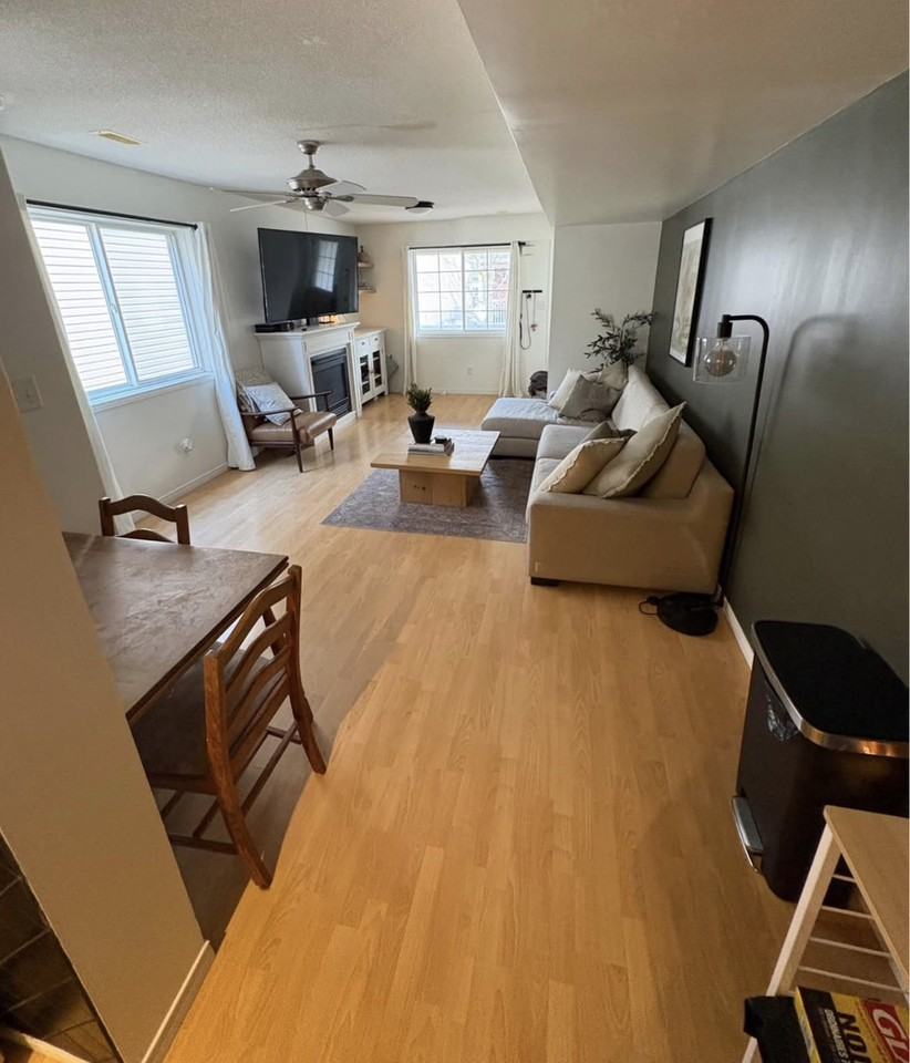 139 Brighton St - Photo 6 of 14